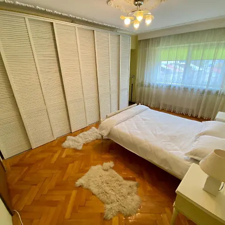 Апартамент Downtown Apartment & Free Parking *