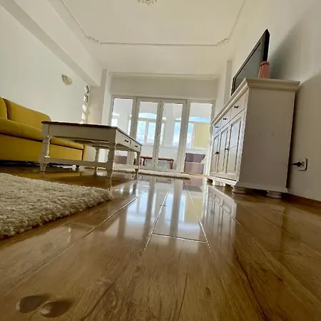 Downtown Apartment & Free Parking *